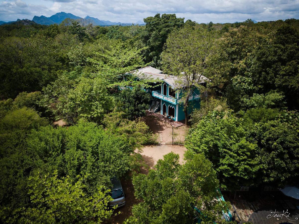 Hotel The Lion Rock Sigiriya Exterior foto